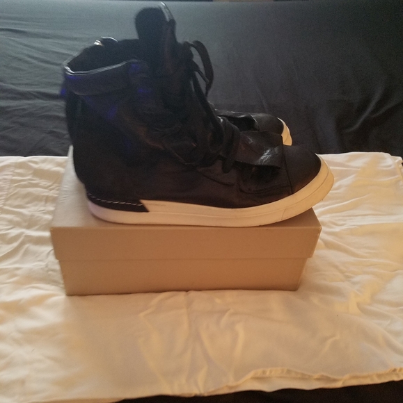 Men's sneakers - Picture 3 of 4